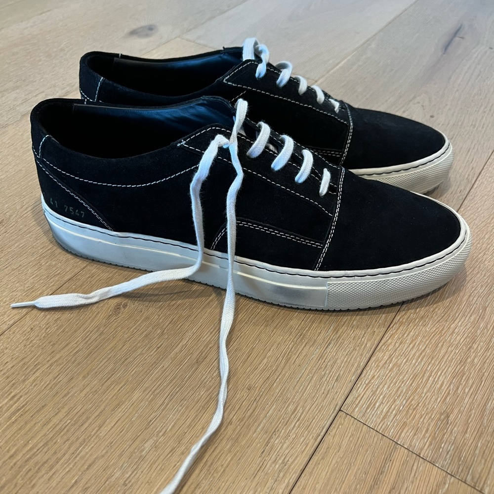 Commons Projects Four Hole low-top leather sneakers. Lightly worn. No damage